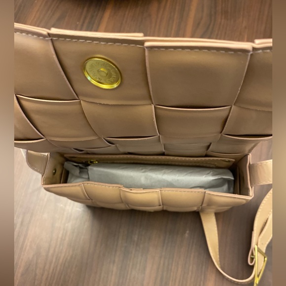 BOTTEGA VENETA PADDED CASSETTE STYLE PURSE does not bear any logos of designer - Picture 3 of 7